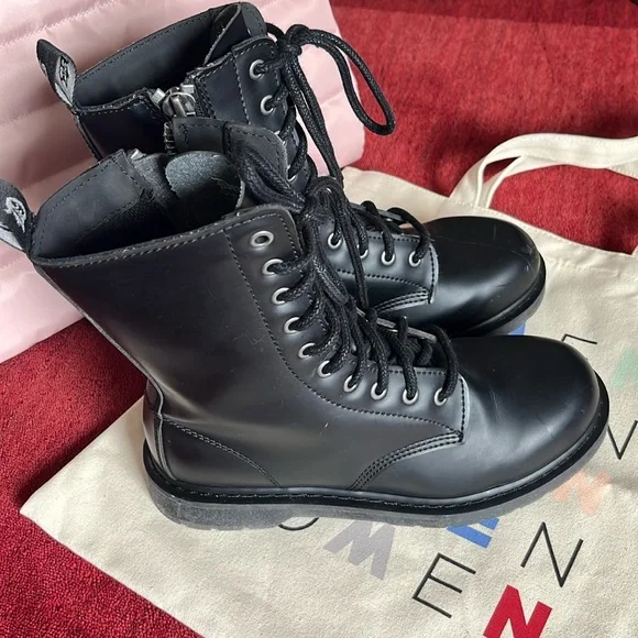 DEMONIA BOLT-200 | BLACK VEGAN LEATHER COMBAT BOOTS - Picture 2 of 12
